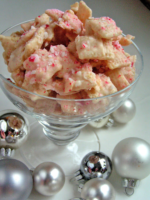 Holiday Peppermint Chex | Butter with a Side of Bread. Click for more holiday cookie ideas! #christmascookie #cookieexchange