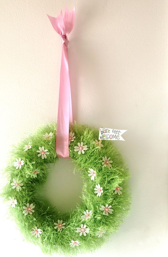 DIY Spring Baby Grass Wreath. Click for 40 more #DIY #Wreath Ideas