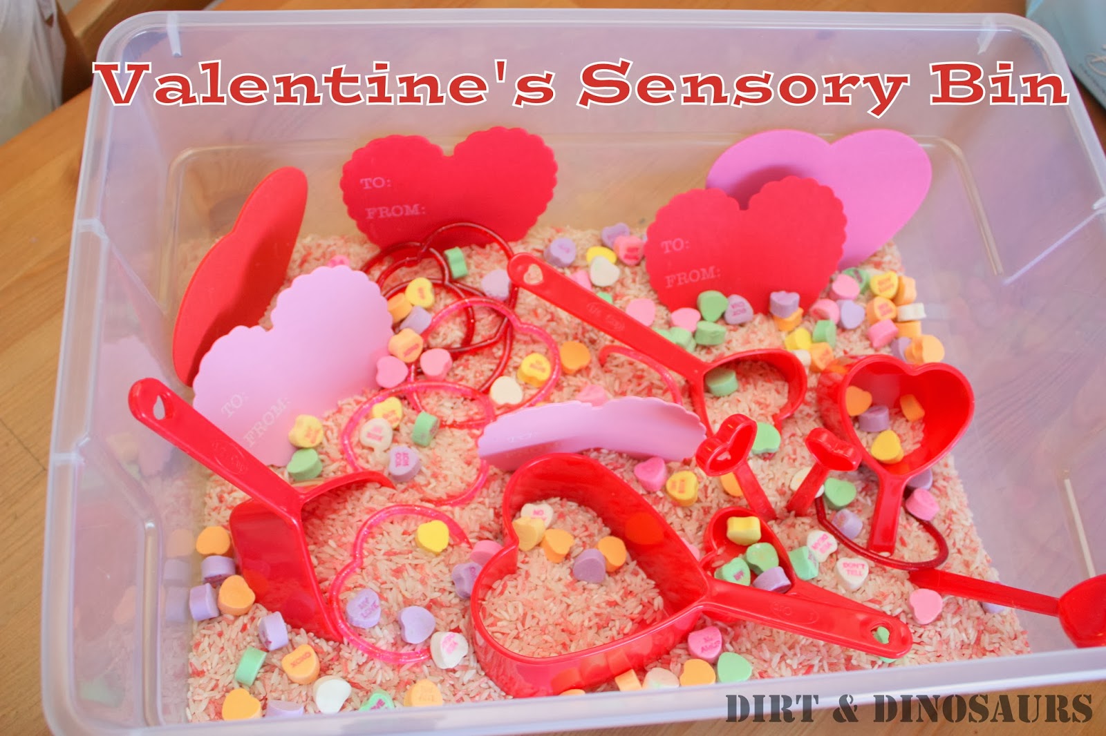 Simple Valentine's Day Sensory Bin. Click for more #sensory bin ideas for #ValentinesDay