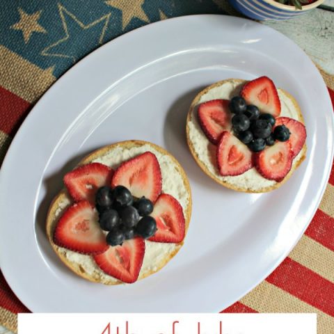 4th of July Breakfast Bagels - start your patriotic celebrations with a pop of fun and color!