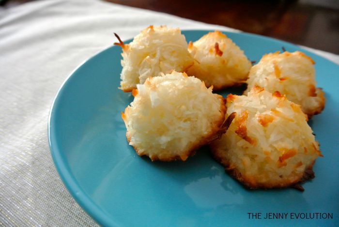 Coconut Macaroons - Awesome Christmas Cookies! from Mommy Evolution