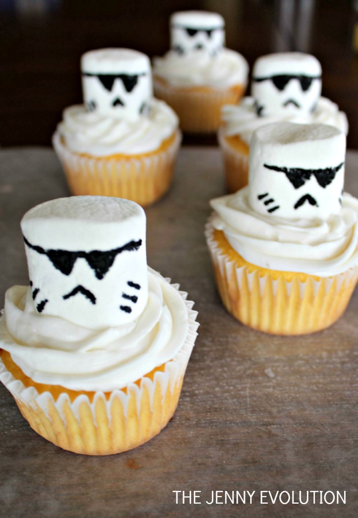 Star Wars Storm Troopers Cupcakes | Mommy Evolution