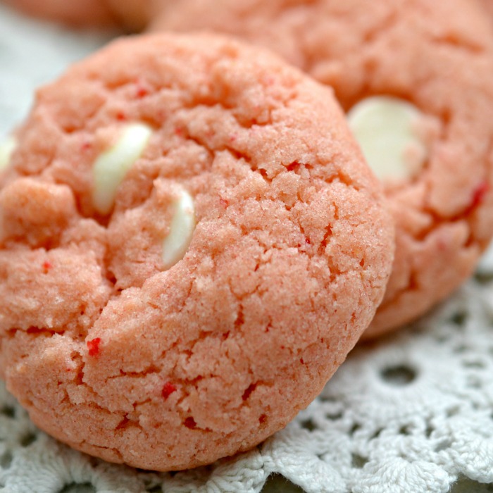 Vanilla Cream Strawberry Cookies Recipe