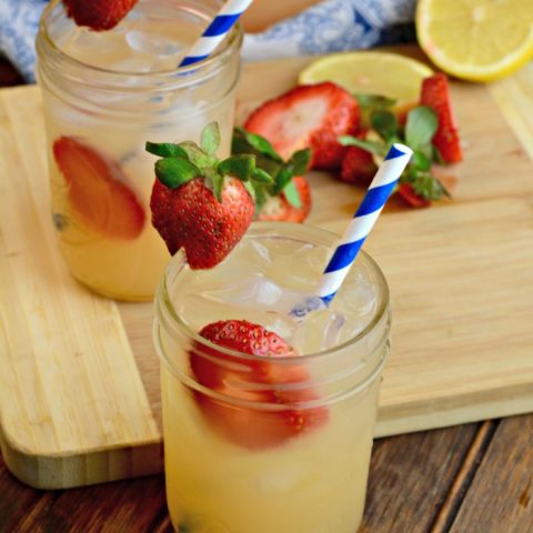 Strawberry Lemonade Recipe - Easy, fresh and homemade