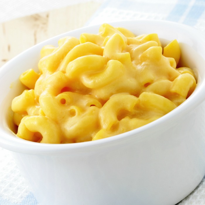 Creamy and Easy Slow Cooker Macaroni and Cheese
