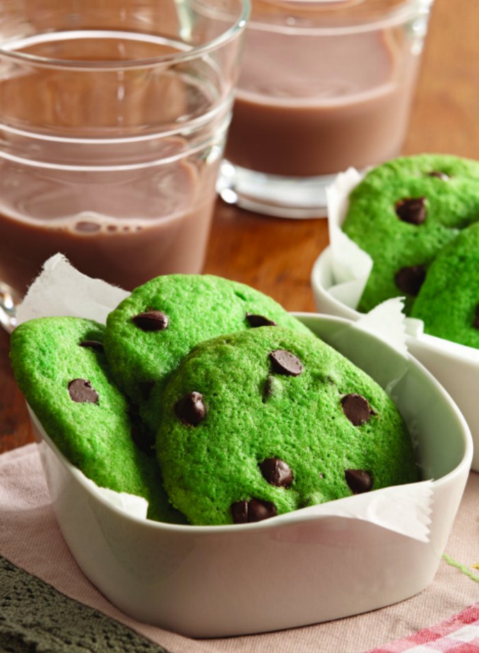 green mint chocolate chip cookies