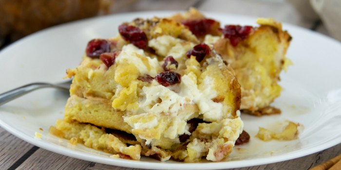 Easy Breakfast Strata Recipe with Cranberries [with Video]