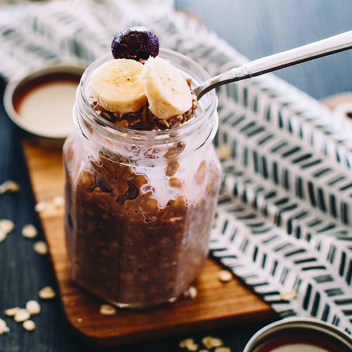 oats in a jar with a spoon