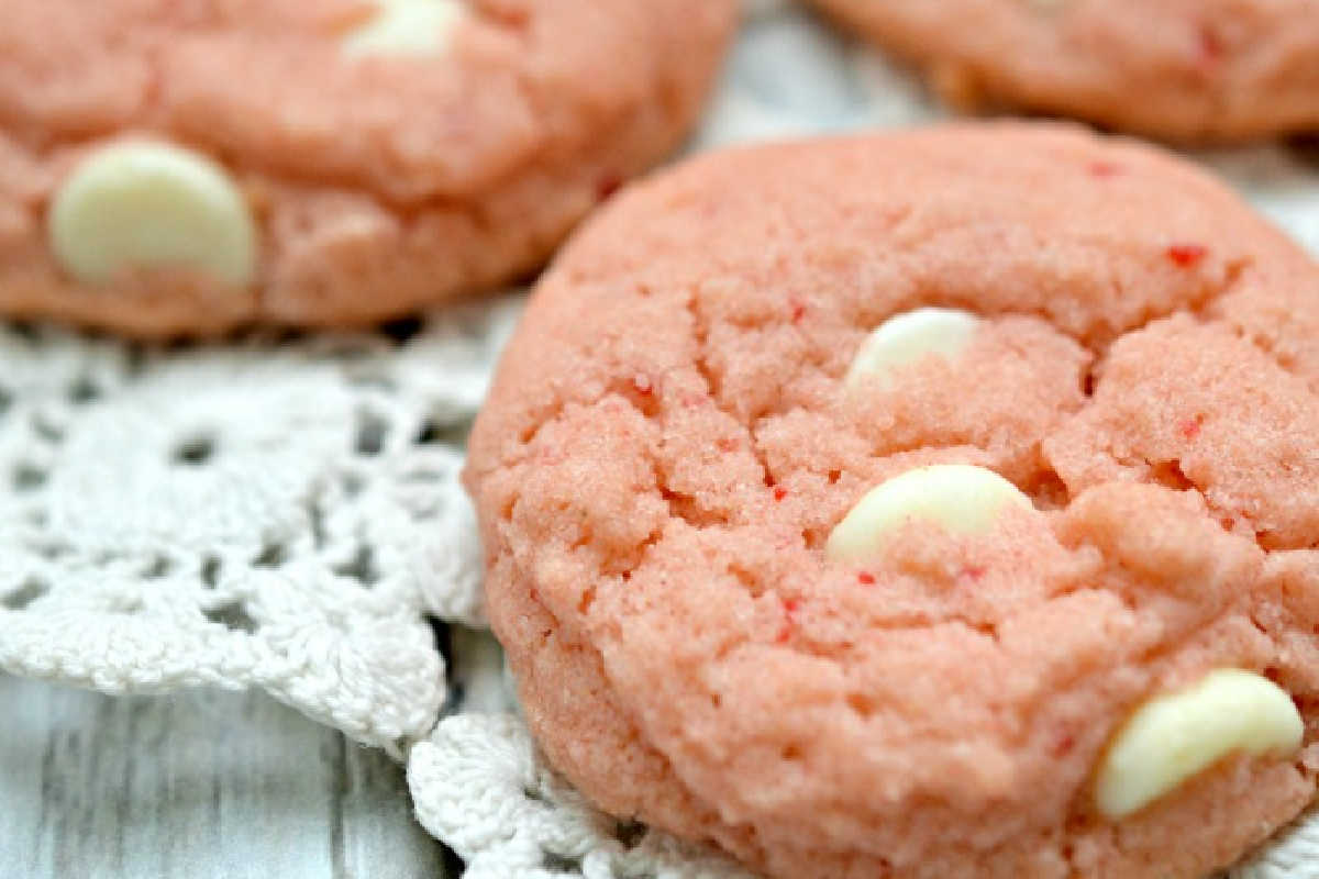 Vanilla Cream Strawberry Cake Mix Cookies Recipe