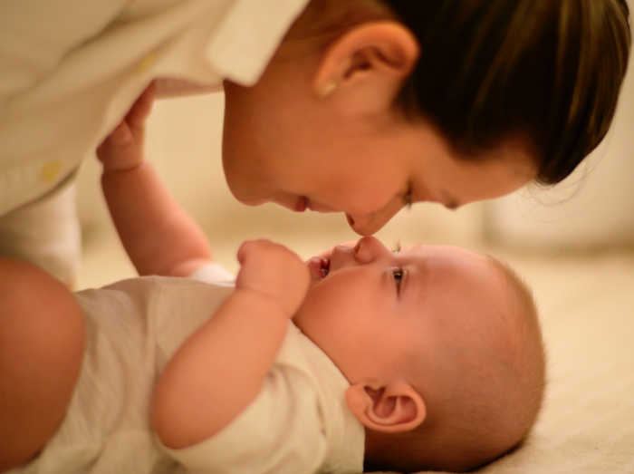Eye contact with your baby helps synchronize your brainwaves