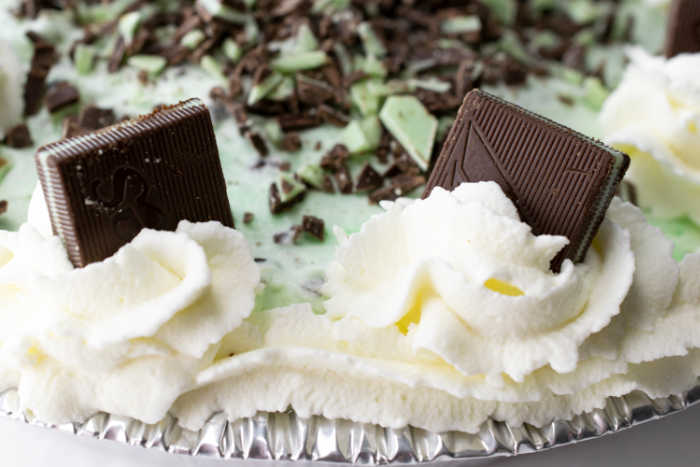 Chocolate Mint Pie Recipe [with Video]