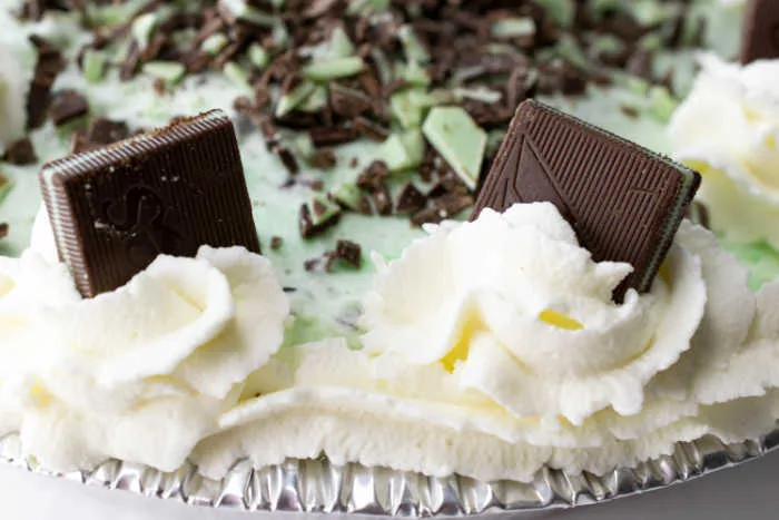 Chocolate Mint Pie Recipe (with Video)