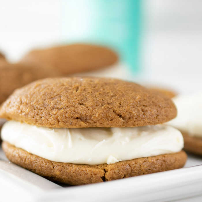 whoopie pie with cream