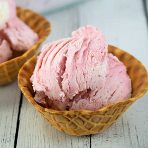 Easy Strawberry Ice Cream