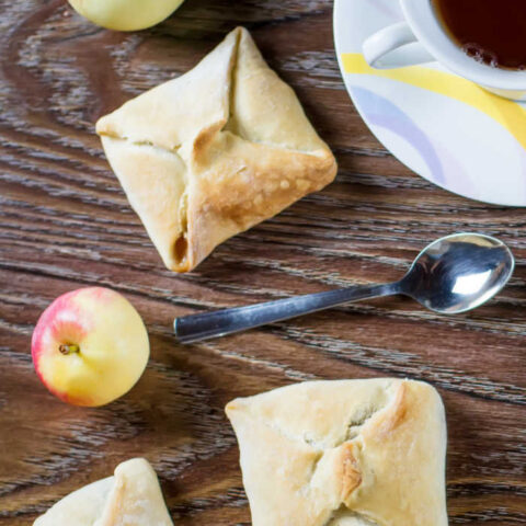 Easy Apple Pie Tarts Recipe