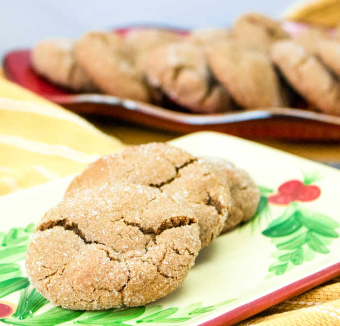 gingersnaps on Christmas holly plate