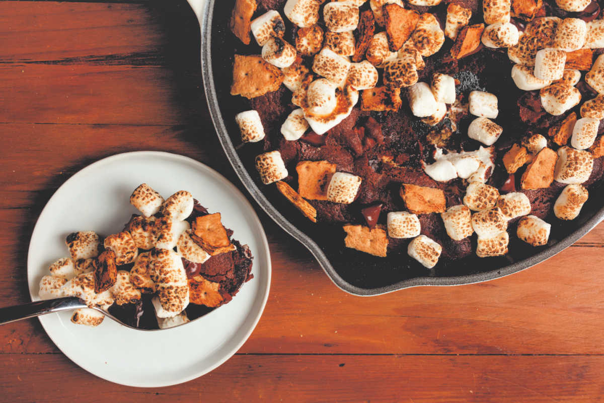 How to Make S’mores Indoors in a Skillet (No Campfire Needed)