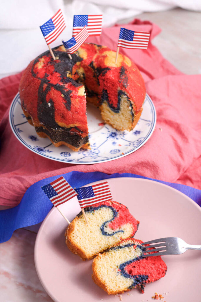 Looking for a show-stopping dessert to celebrate Independence Day? Look no further than a 4th of July Bundt cake! This delightful and eye-catching cake is the perfect centerpiece for your Independence Day festivities.