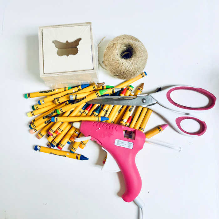 supplies for pencil holder craft using crayongs