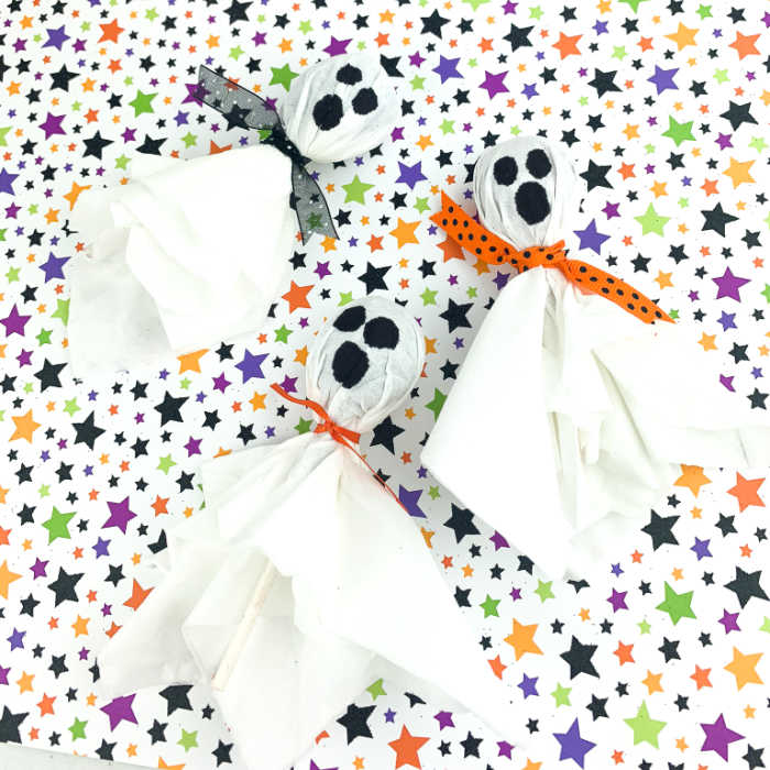 Perfect to give away, make in the classroom or a home craft with the kids - have fun this Halloween putting together these easy ghost lollipop crafts.