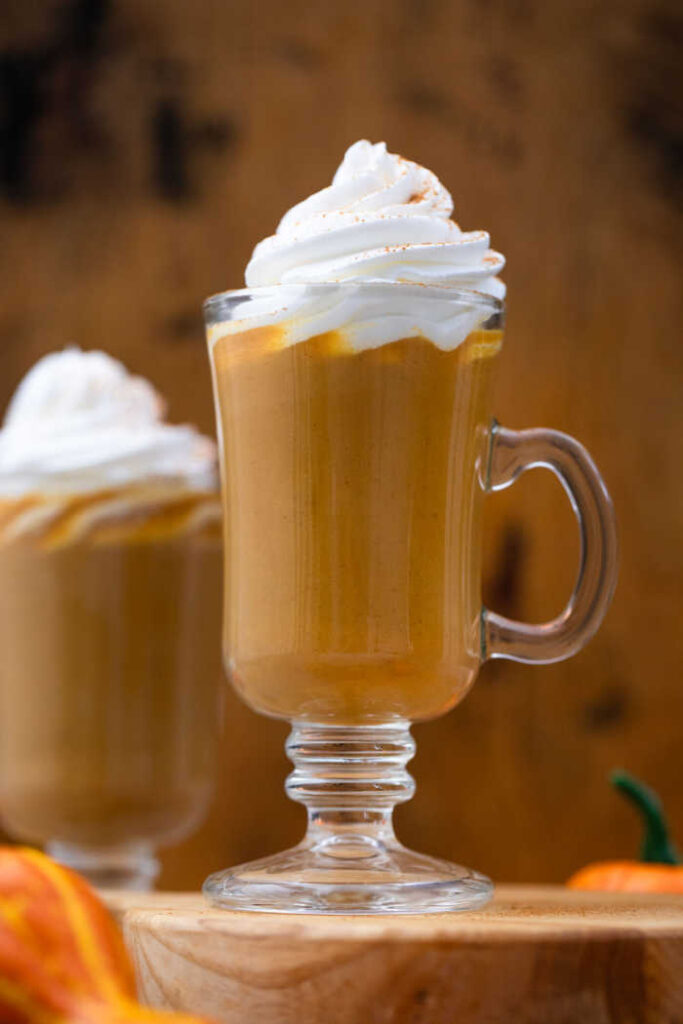 With a delicious pumpkin flavor for half the price of the store-bought Starbucks pumpkin spice latte, you can make your own pumpkin spice lattes using fresh ingredients that you can control. 