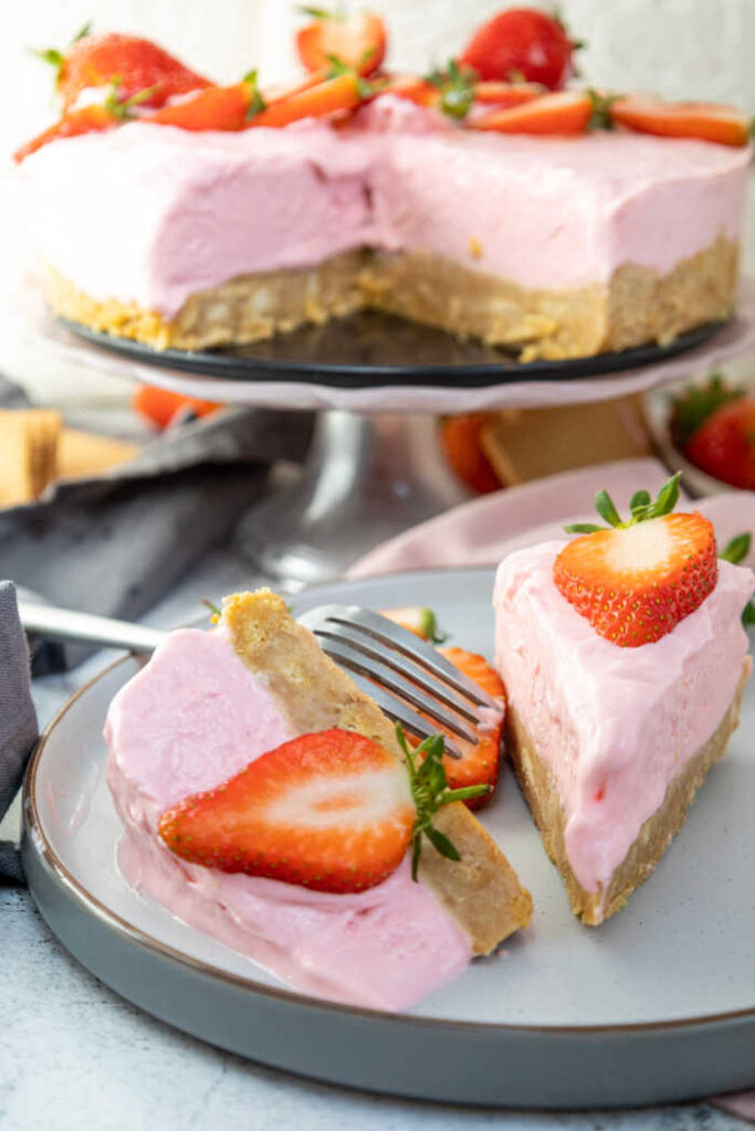 Indulge in the luscious world of creamy, dreamy desserts with our No Bake Strawberry Cheesecake Recipe. This delightful treat is not only irresistibly delicious but also incredibly easy to make. 