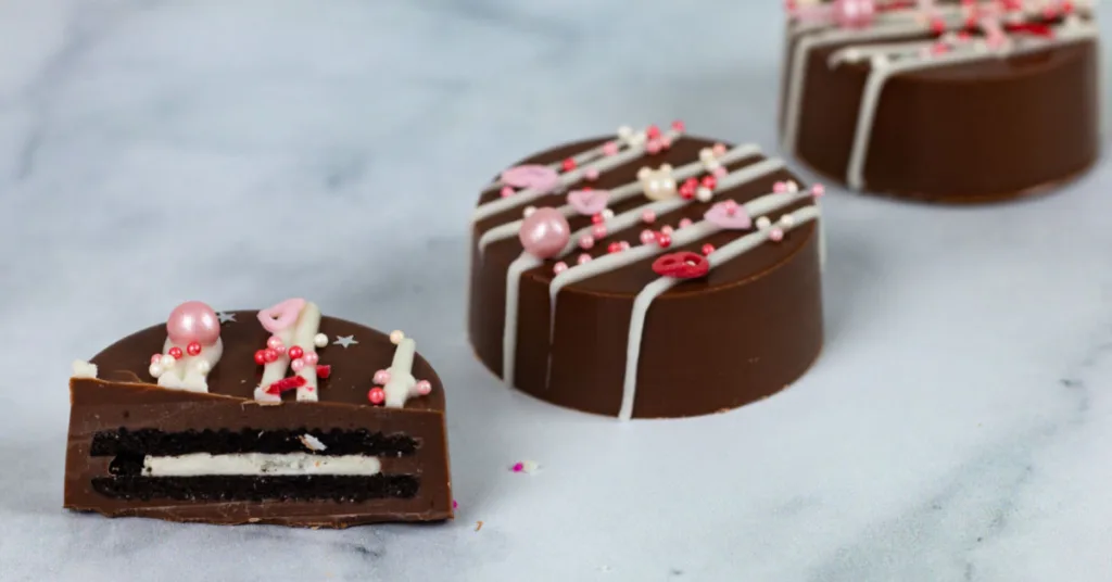 Chocolate Covered Oreos are perfect for parties, holidays or sweet treats.