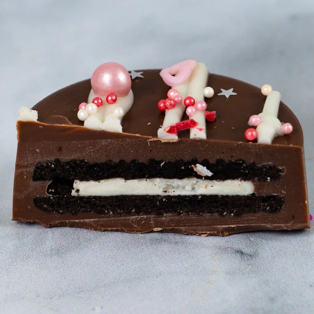 Chocolate Covered Oreos are perfect for parties, holidays or sweet treats.