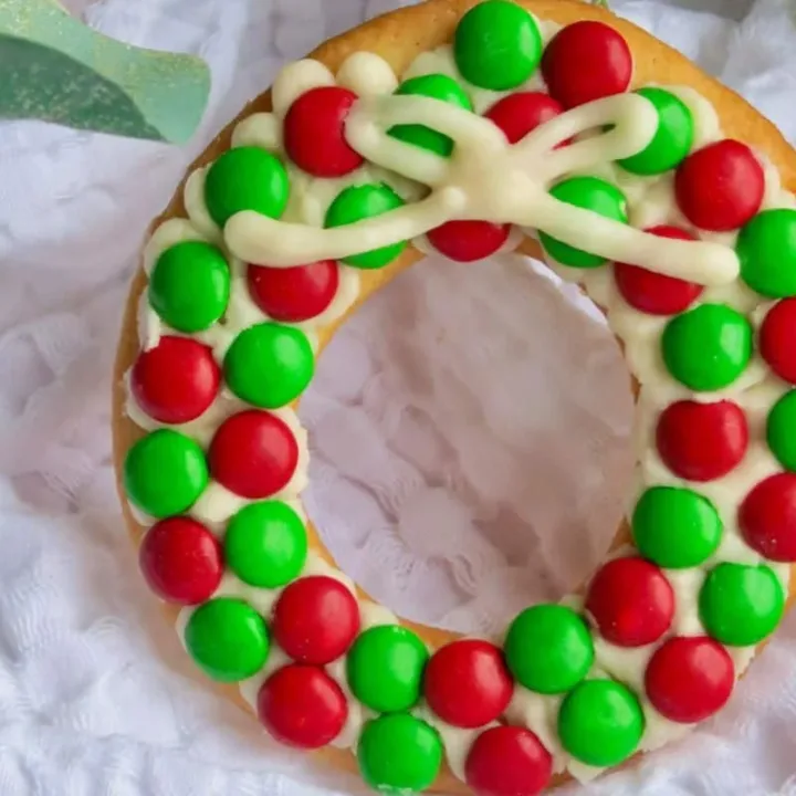 Image for Easy Christmas Wreath Cookies Recipe