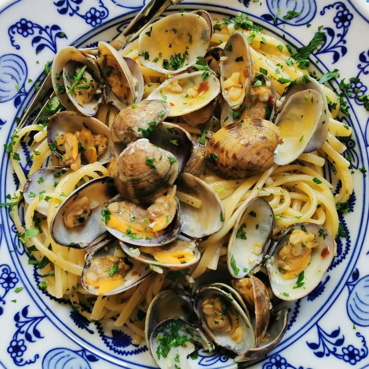 Image for Linguine Alle Vongole (pasta with clams)