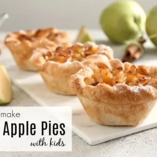 Image for Mini Apple Pie Recipe: Little Hands that Cook with Books