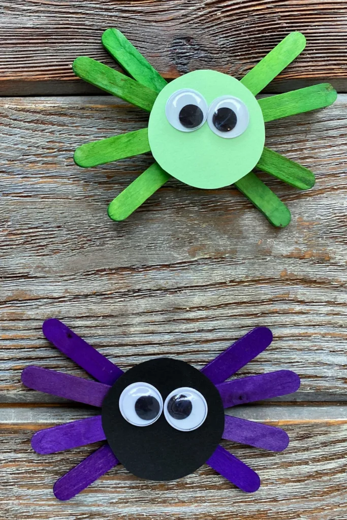 This spider craft is a fun and engaging way to combine creativity, fine motor skills and imaginative play into one simple activity.